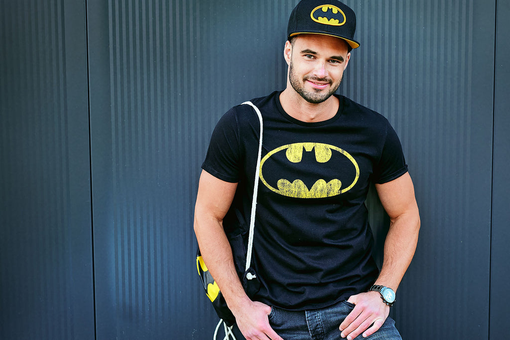 Produktbild Batman - Distressed Shield T-Shirt