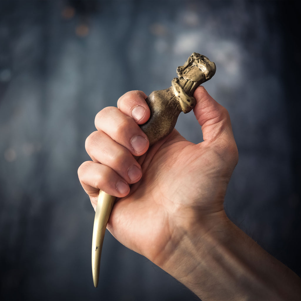 Produktbild Harry Potter - Riddle Tagebuch Statue mit Basiliskenzahn