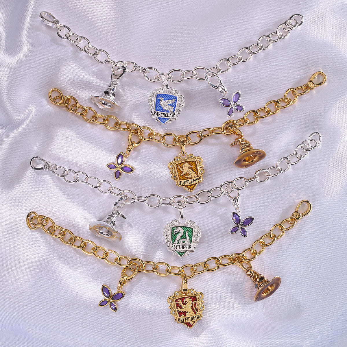 Product image Harry Potter - Lumos Gryffindor Charm Bracelet