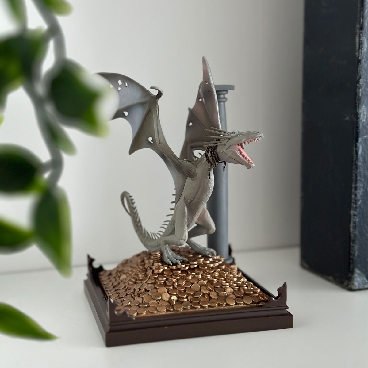 Produktbild Ukrainischer Eisenbauch - Harry Potter Magische Tierwesen Figur