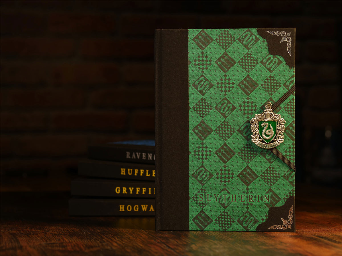 Produktbild Harry Potter - Slytherin Wappen Deluxe Notizbuch