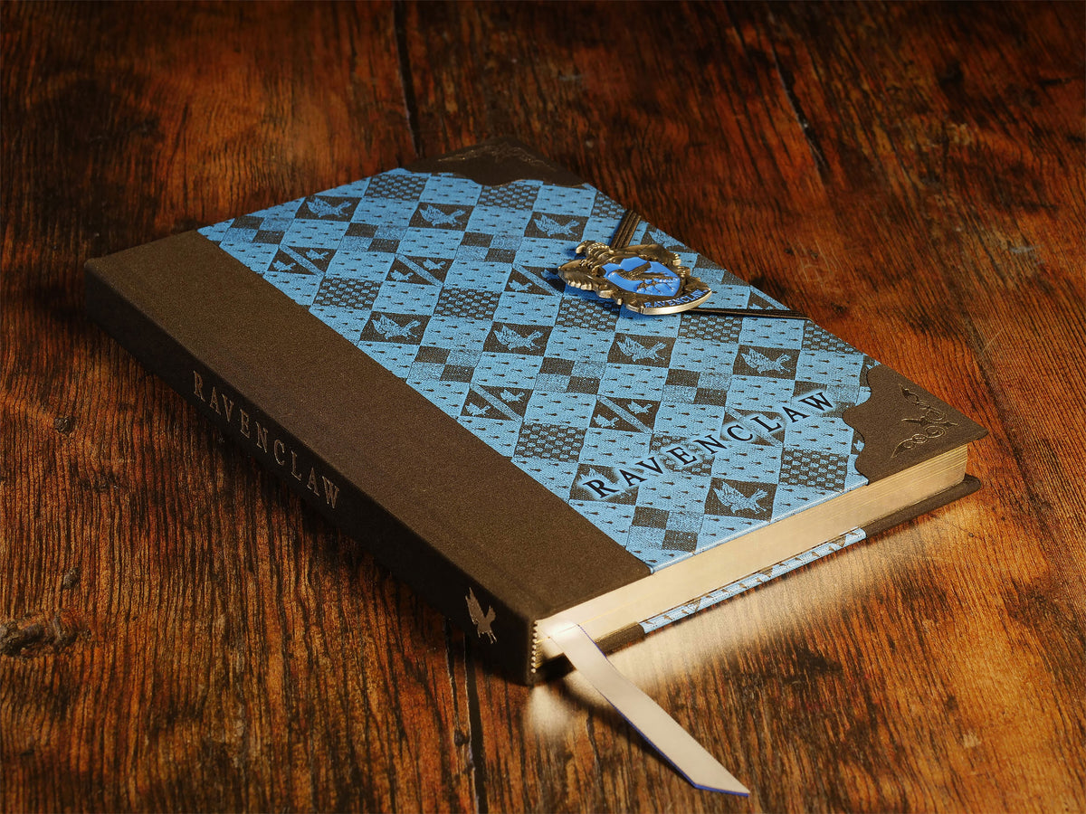 Produktbild Harry Potter - Ravenclaw Wappen Deluxe Notizbuch