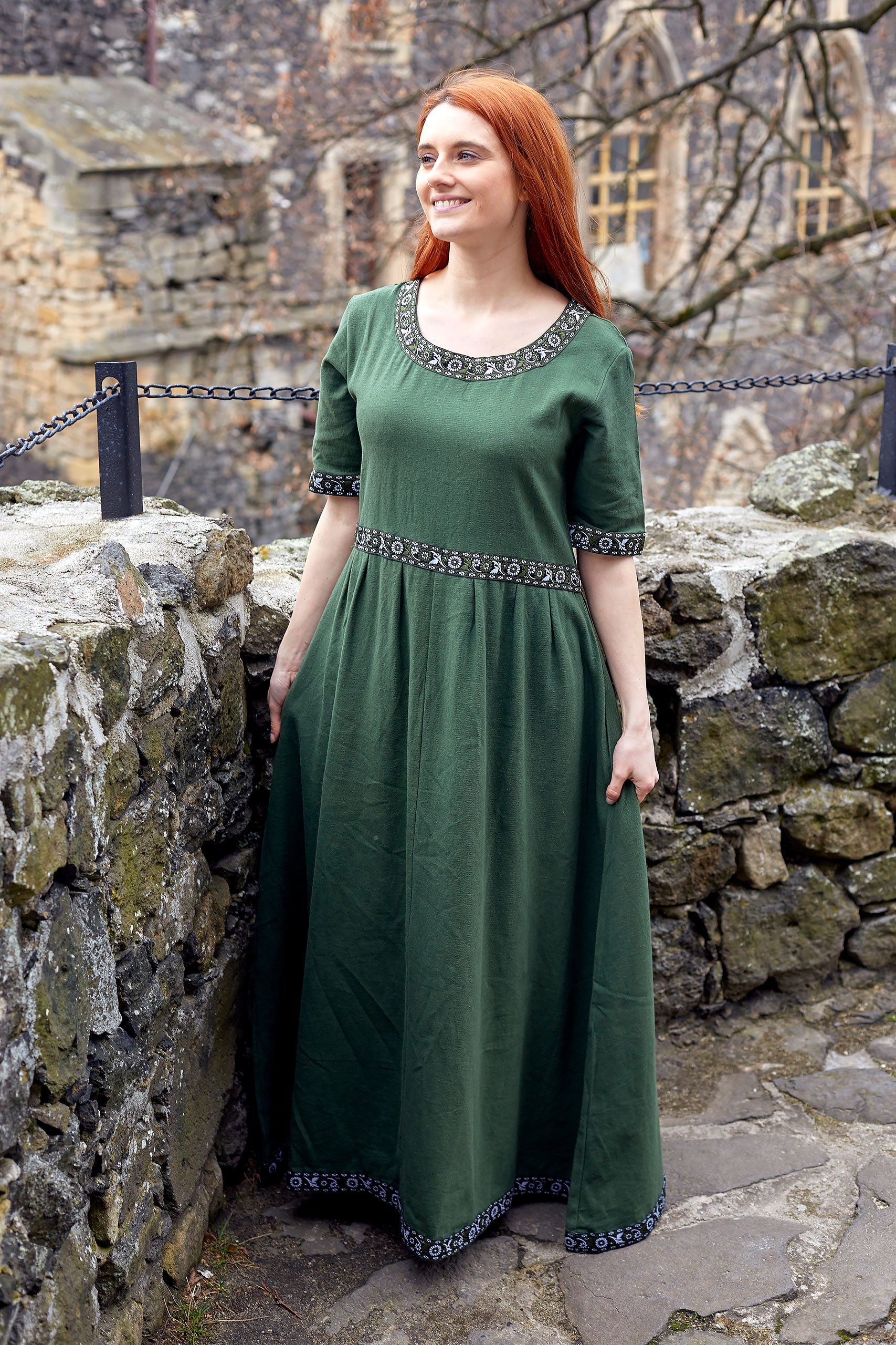 Produktbild Mittelalter Kleid Ennlin mit Kurzarm grün