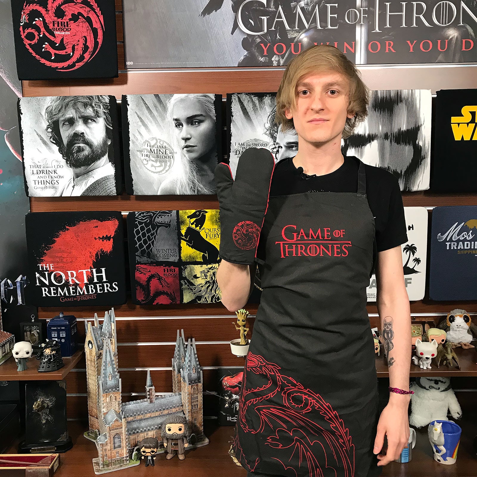 Produktbild Game of Thrones - Targaryen Schürze mit Ofenhandschuh