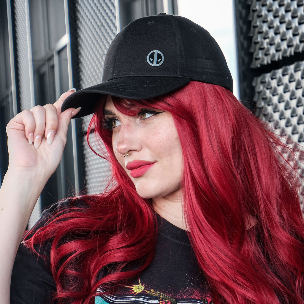 Produktbild Deadpool - Metall Logo Basecap schwarz