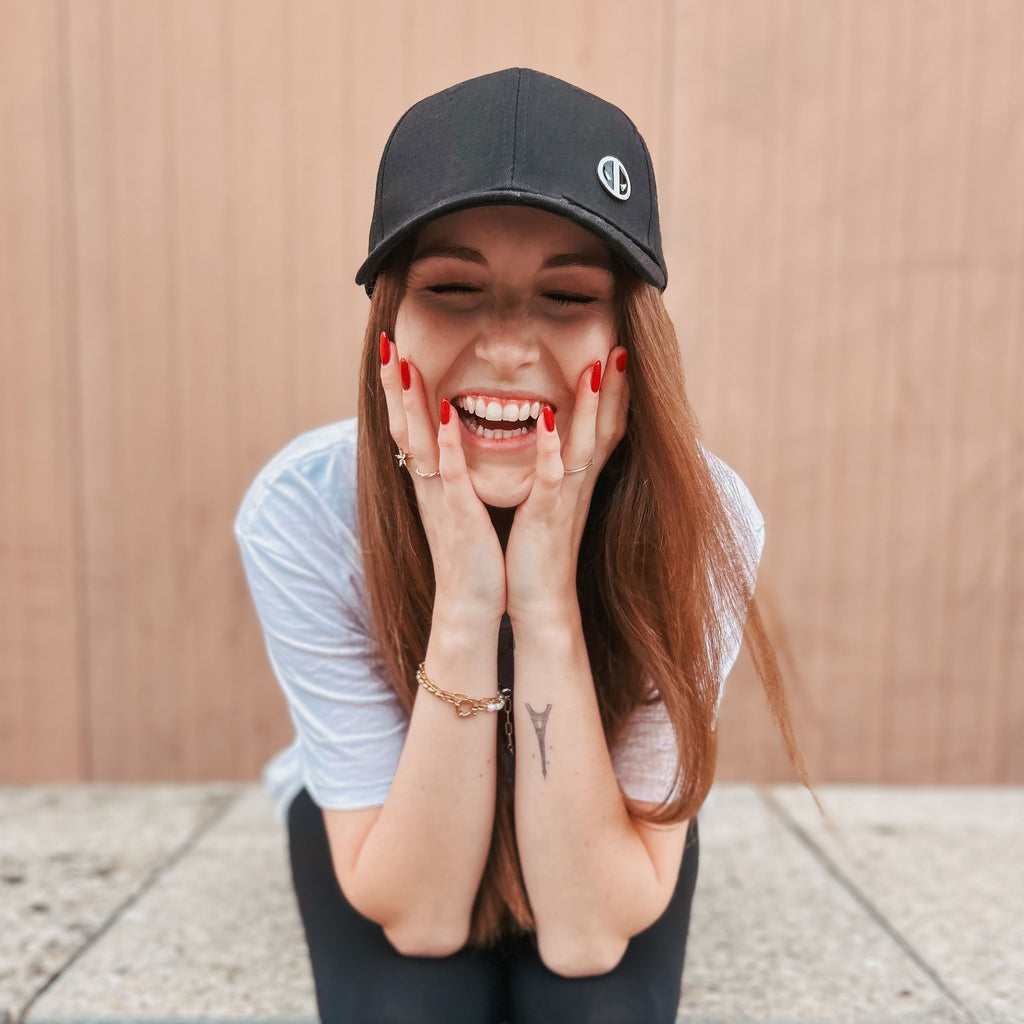 Produktbild Deadpool - Metall Logo Basecap schwarz