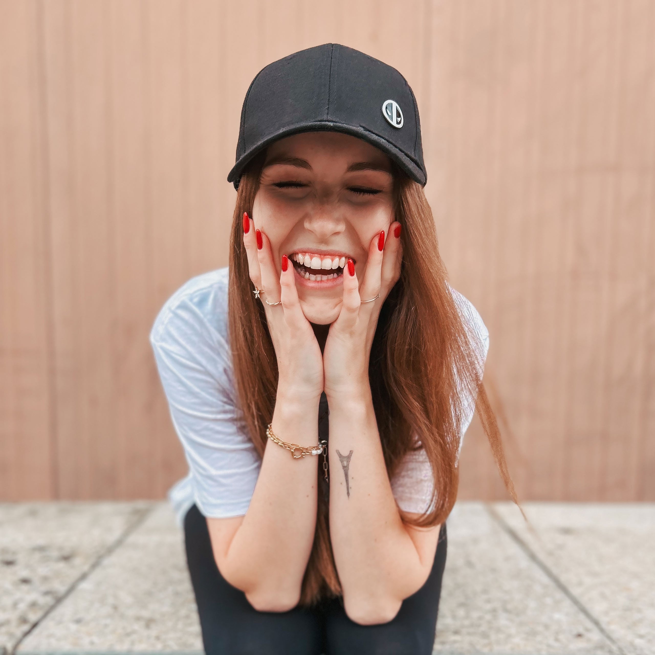Produktbild Deadpool - Metall Logo Basecap schwarz