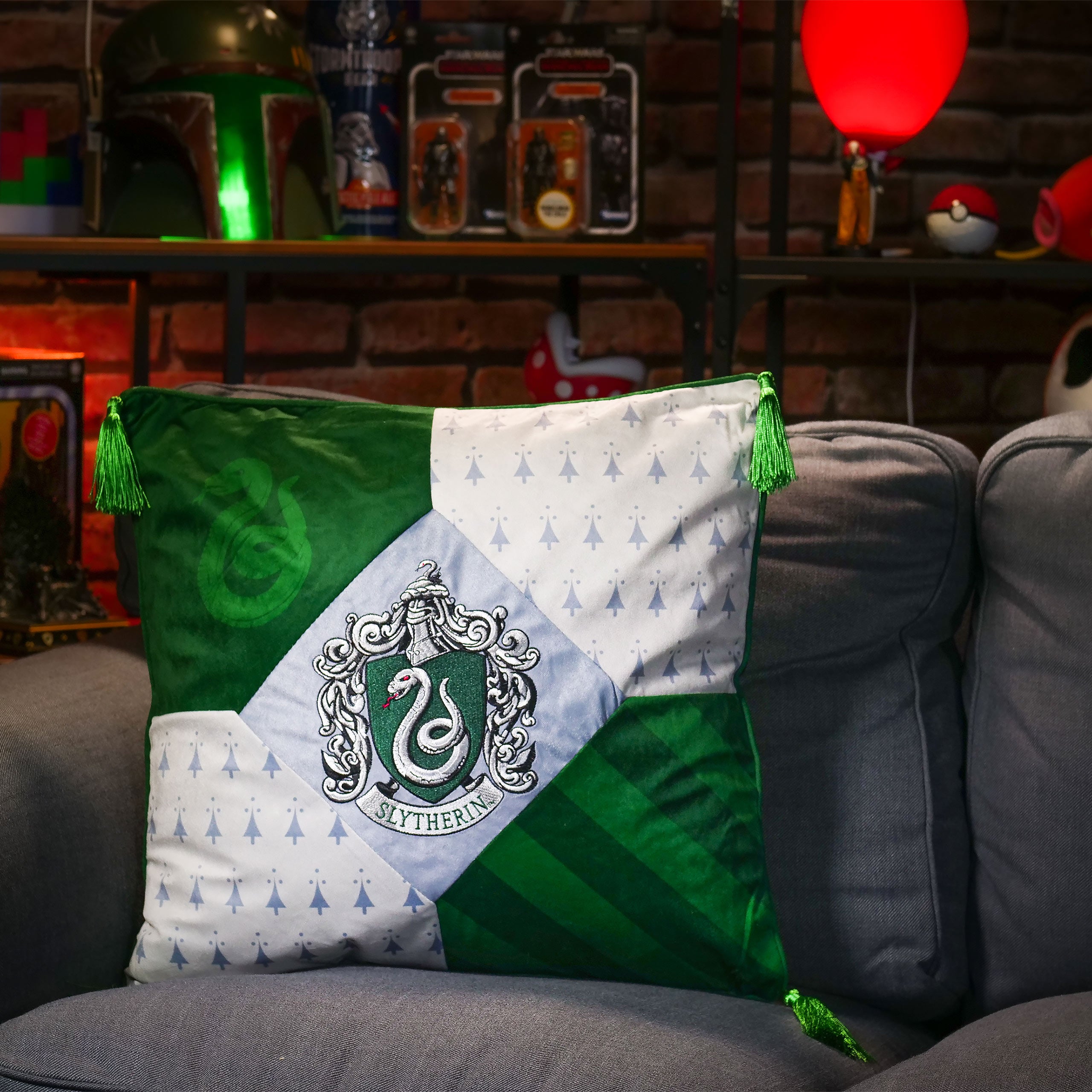 Product image Harry Potter - Slytherin Deluxe Cushion with Tassels