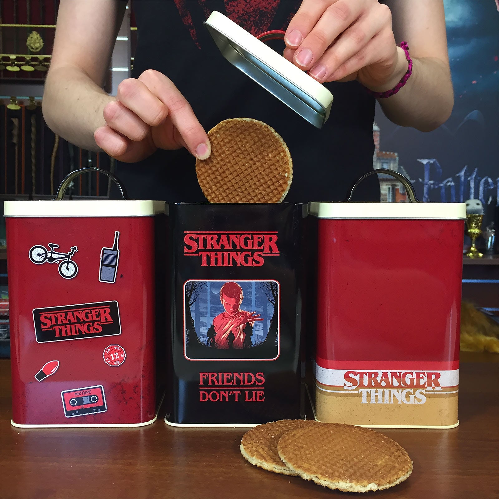 Produktbild Stranger Things - Retro Dosen Set