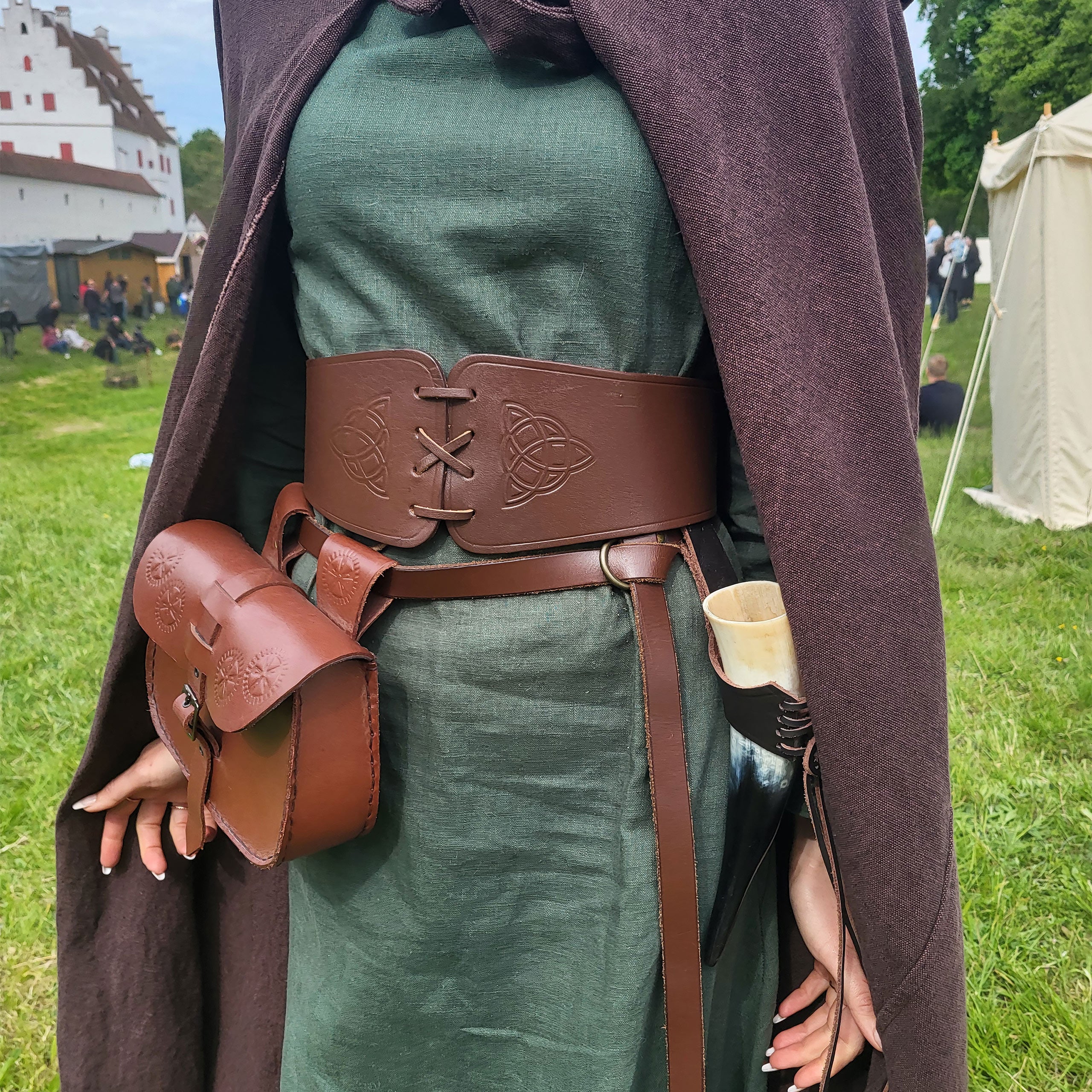 Produktbild Mittelalter Miedergürtel Alana mit keltischer Prägung braun