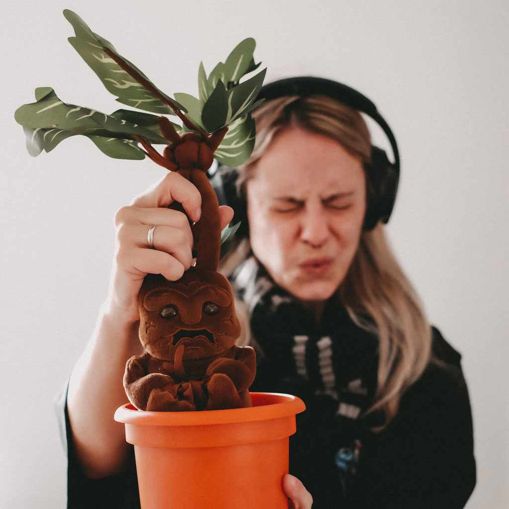 Produktbild Harry Potter - Alraune Plüsch Figur mit Sound 35 cm