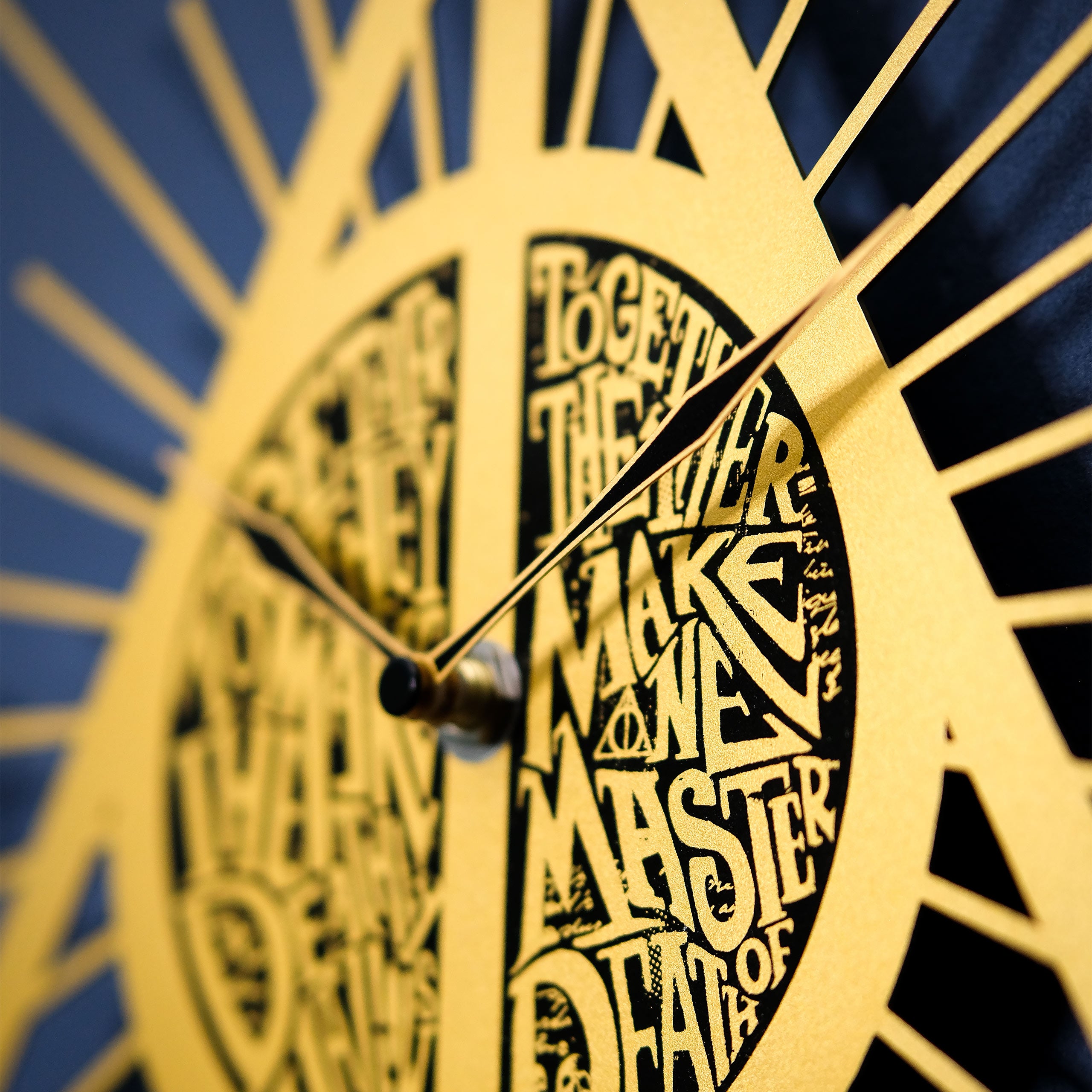 Produktbild Harry Potter - Heiligtümer des Todes Wanduhr