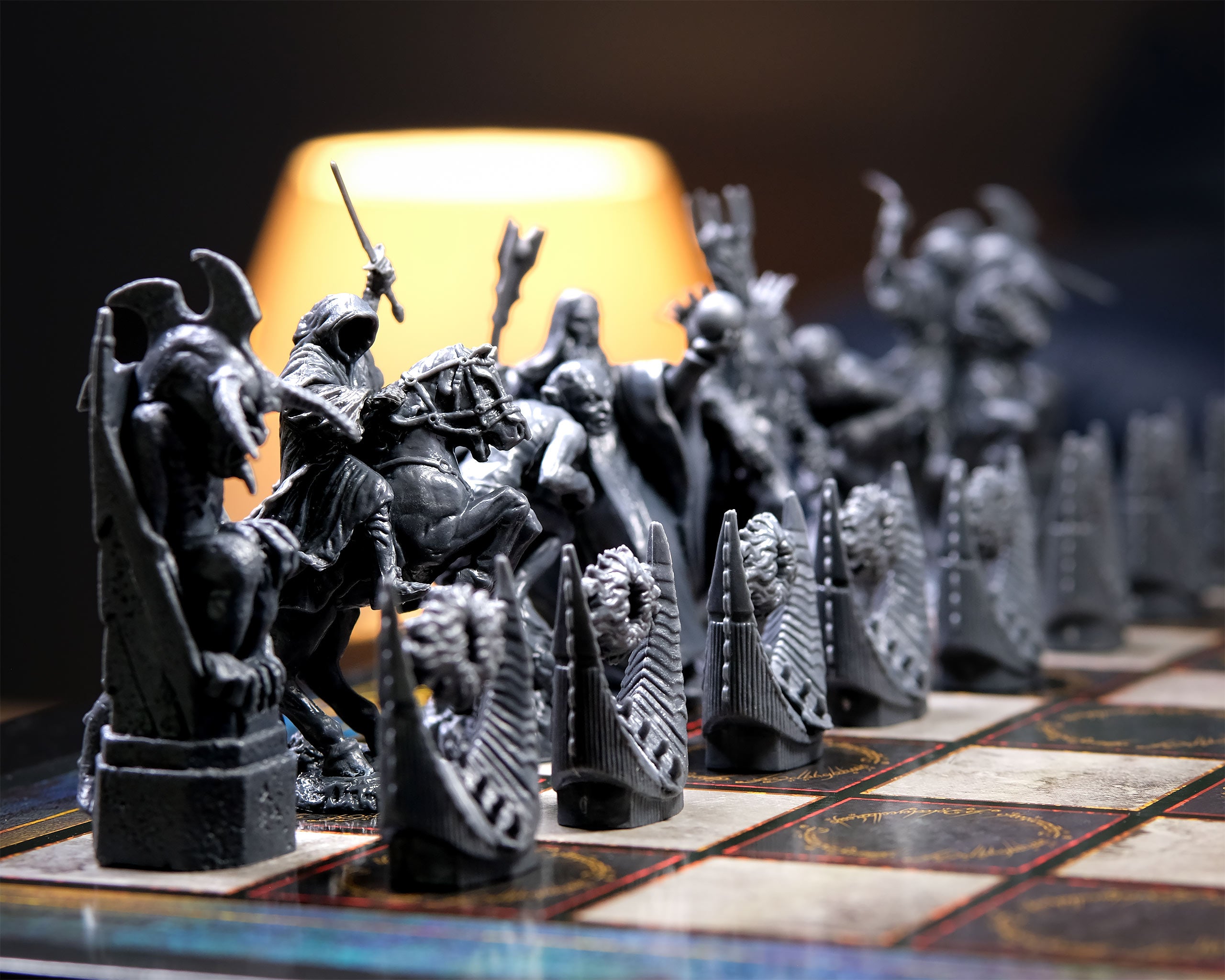 Product image The Lord of the Rings - Battle for Middle Earth Chess Set