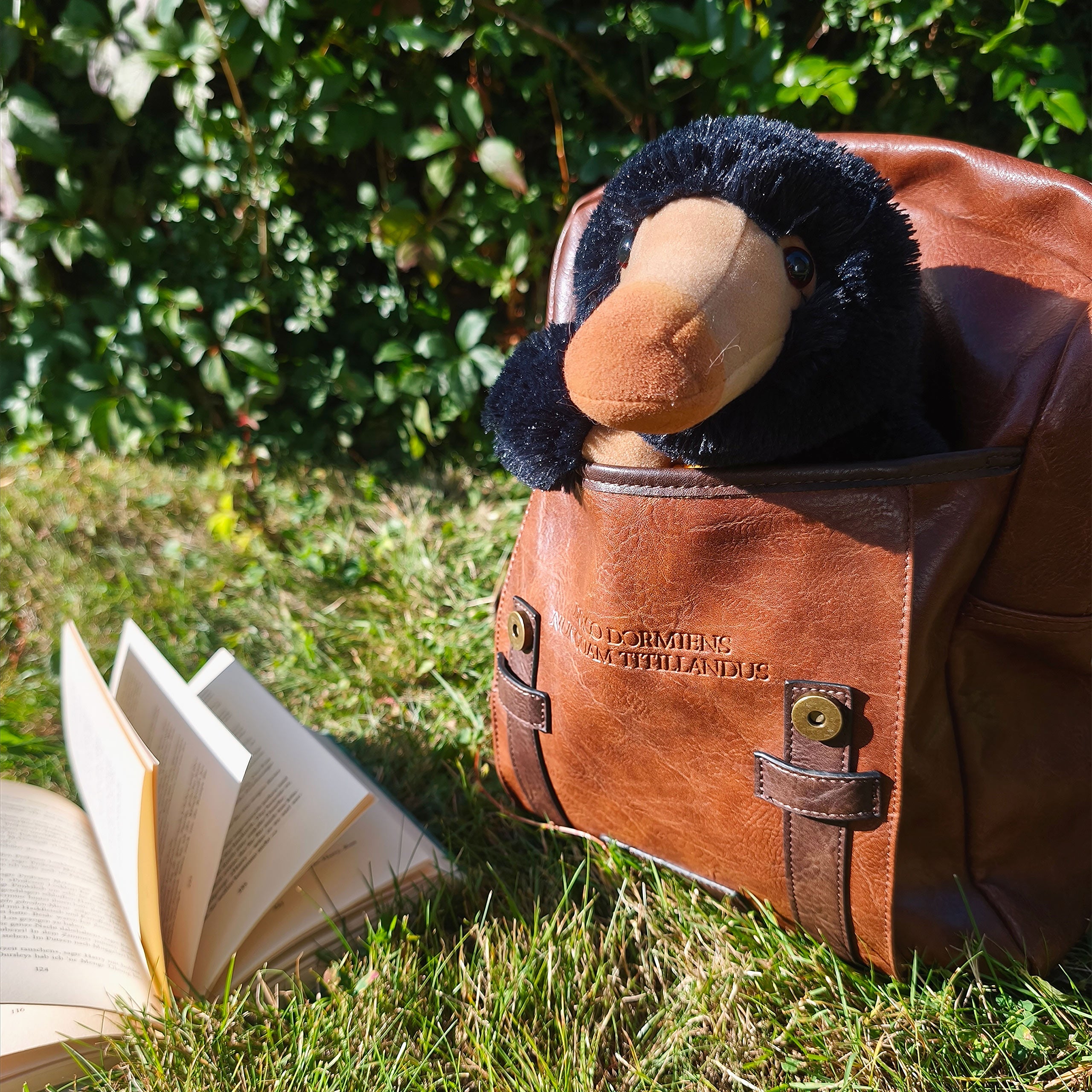 Produktbild Niffler Plüsch Figur 25 cm - Phantastische Tierwesen