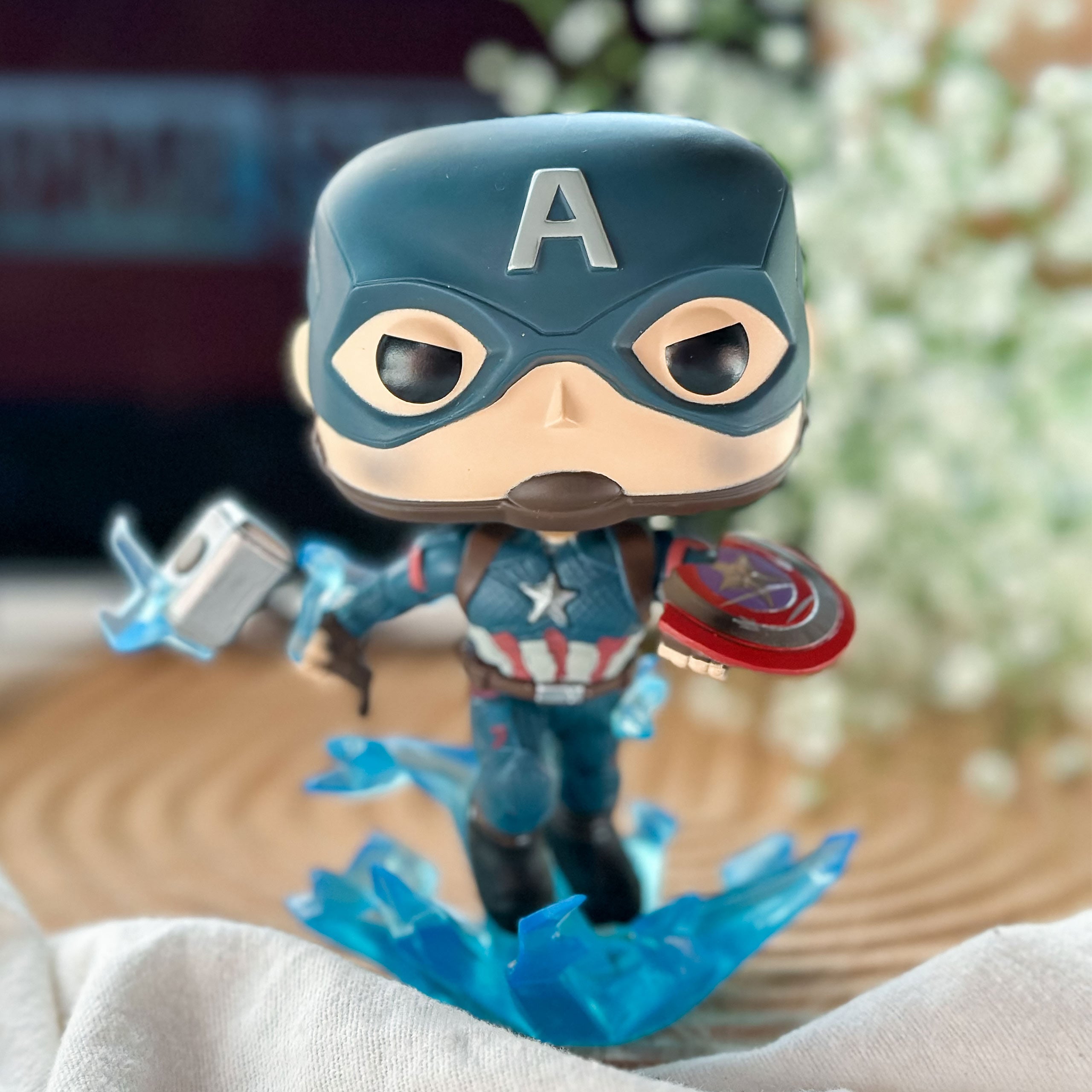 Produktbild Avengers - Captain America Mjölnir & Broken Shield Endgame Funko Pop Wackelkopf-Figur