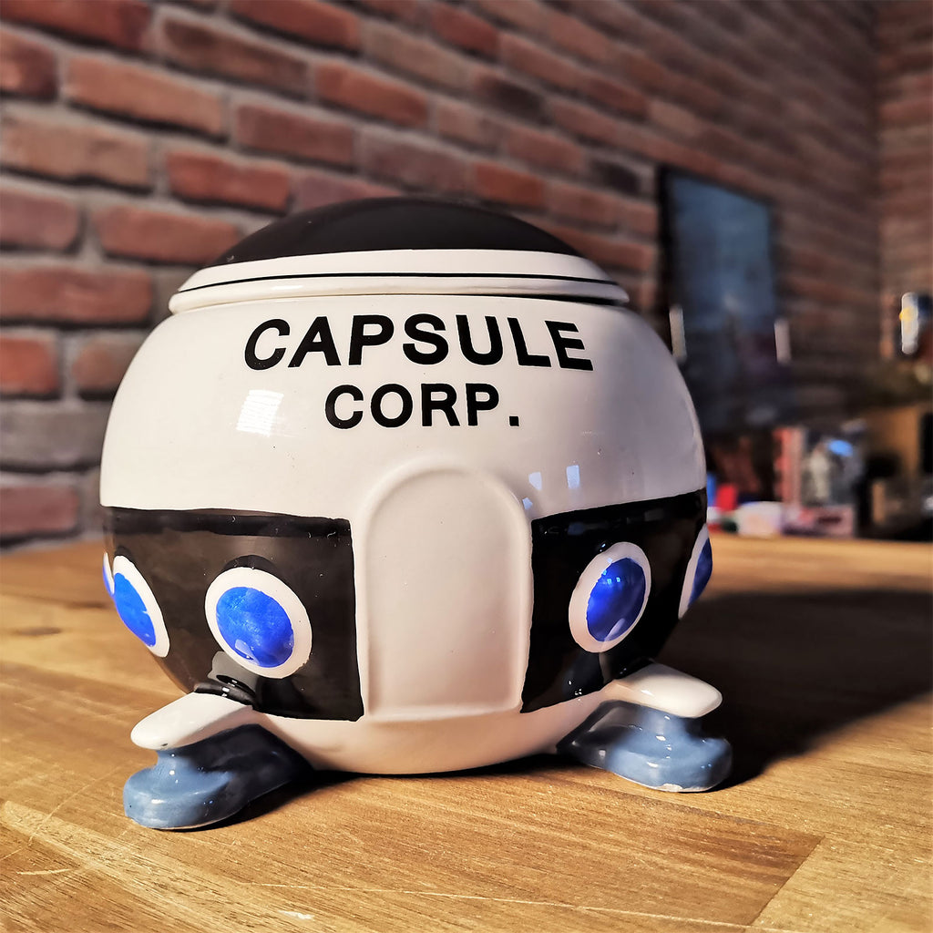 Produktbild Dragon Ball - Capsule Corp. Spaceship 3D Tasse mit Deckel