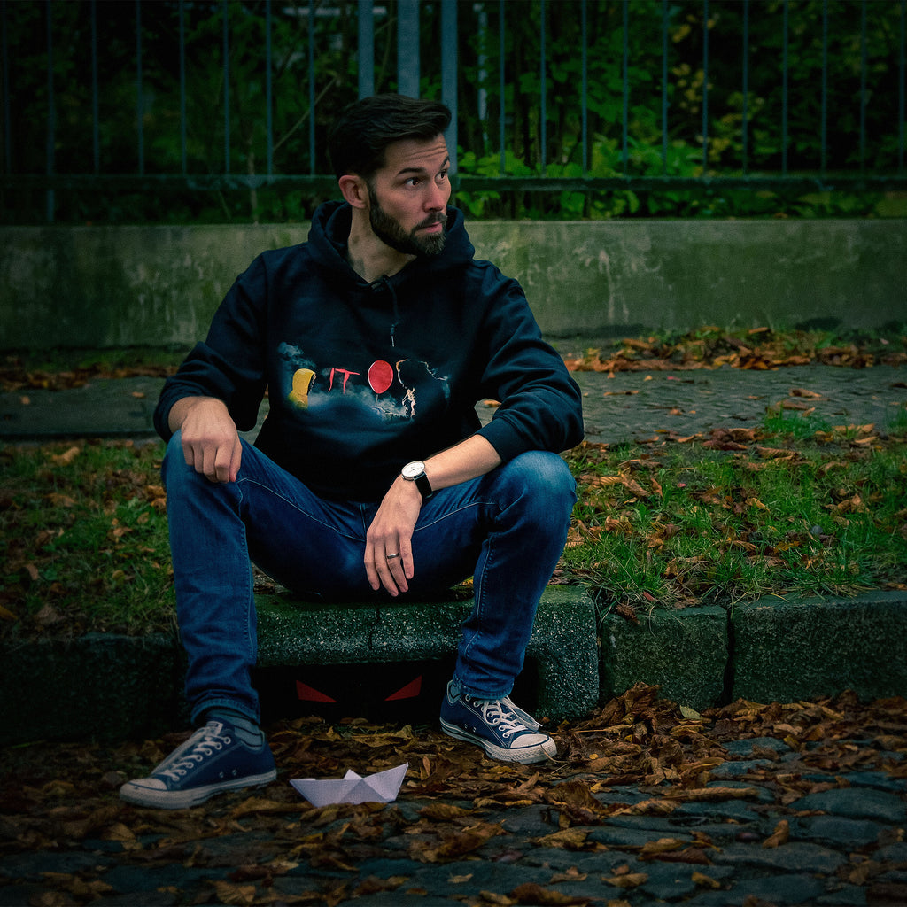 Produktbild Stephen Kings ES - Pennywise und Georgie Hoodie schwarz