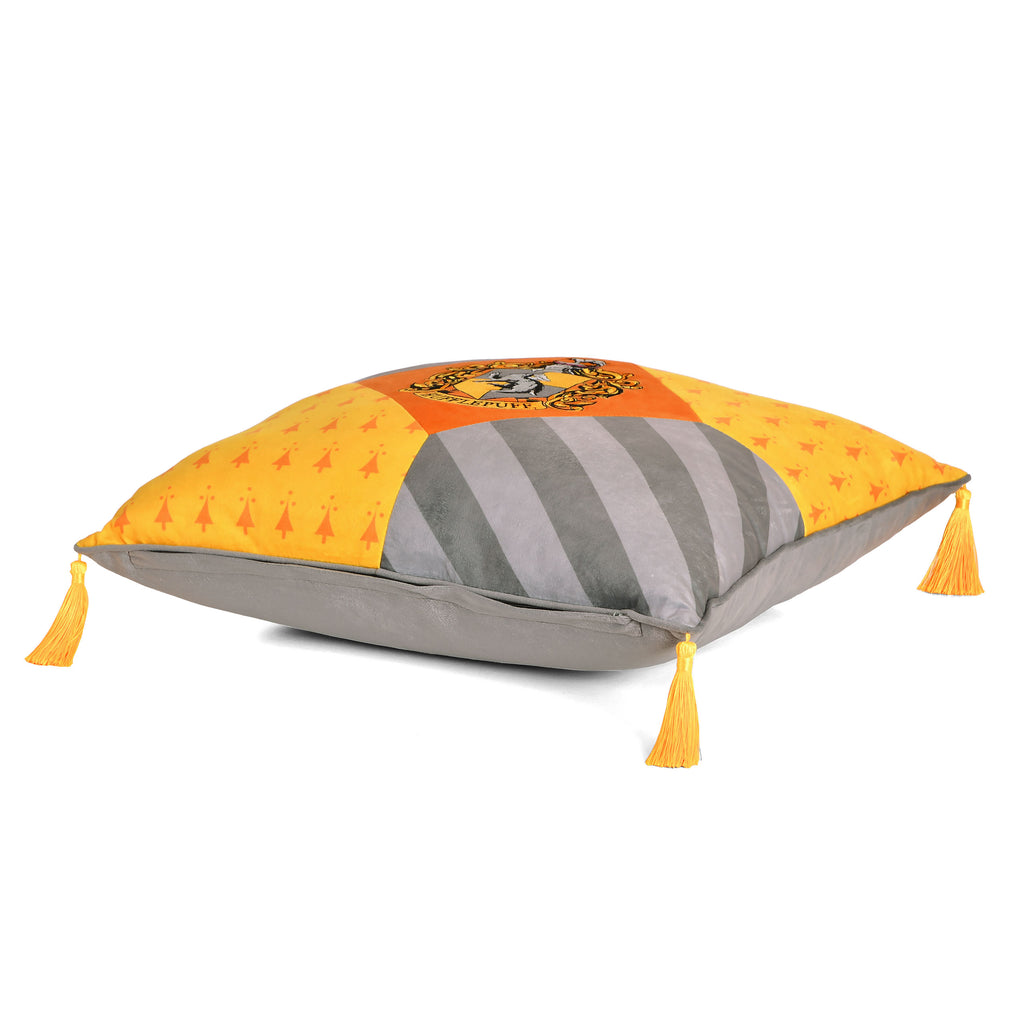 Produktbild Harry Potter - Hufflepuff Kissen mit Quasten deluxe
