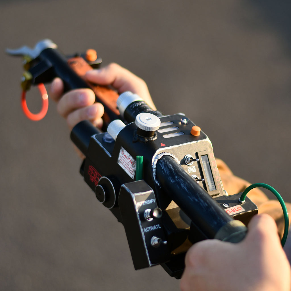 Produktbild Ghostbusters - Spenglers Protonenstrahler Premium Replik mit Licht und Sound