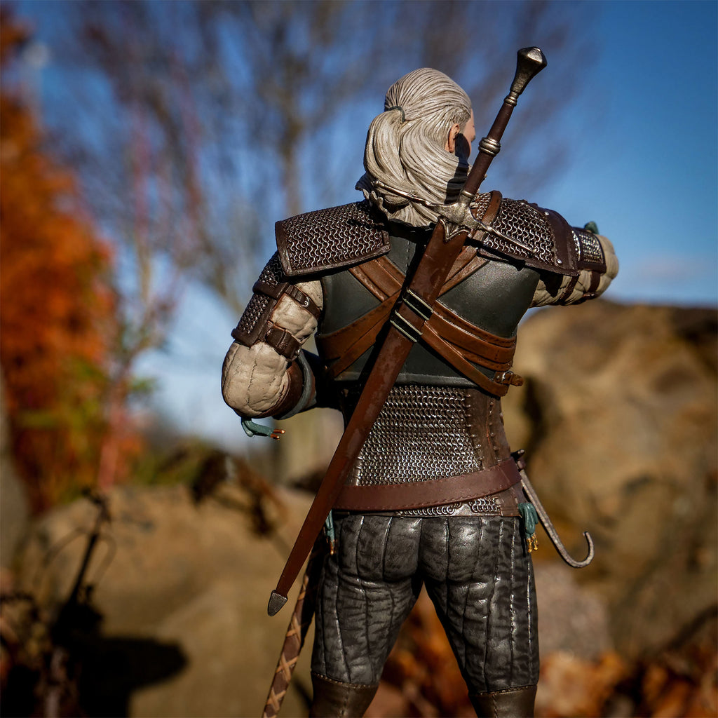 Produktbild Witcher - Heart of Stone Geralt Statue 25 cm