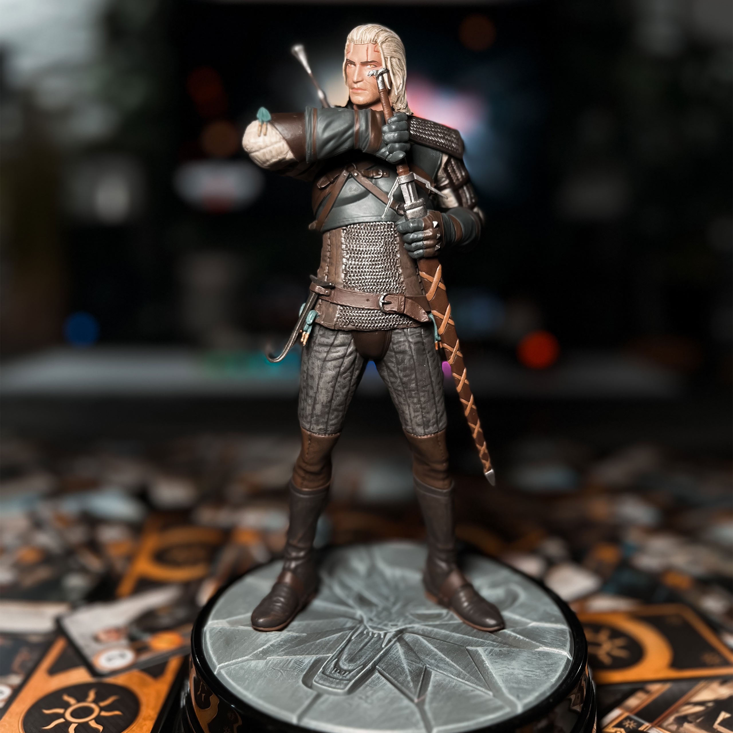 Produktbild Witcher - Heart of Stone Geralt Statue 25 cm