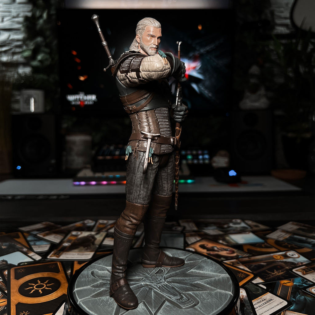 Produktbild Witcher - Heart of Stone Geralt Statue 25 cm
