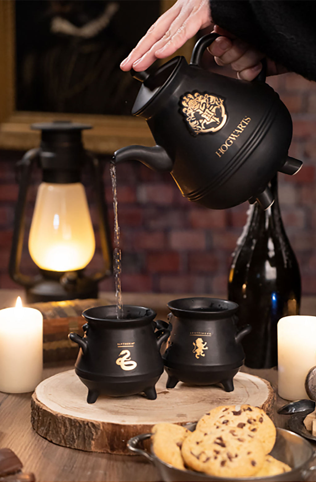 Product image Harry Potter - Hogwarts Crest Cauldron Tea Set