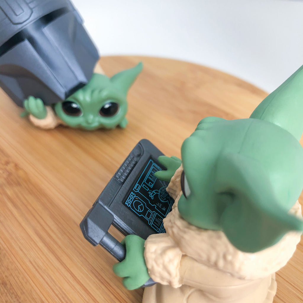 Produktbild Grogu mit Helm und Tablet Mini-Figuren-Set - Star Wars The Mandalorian
