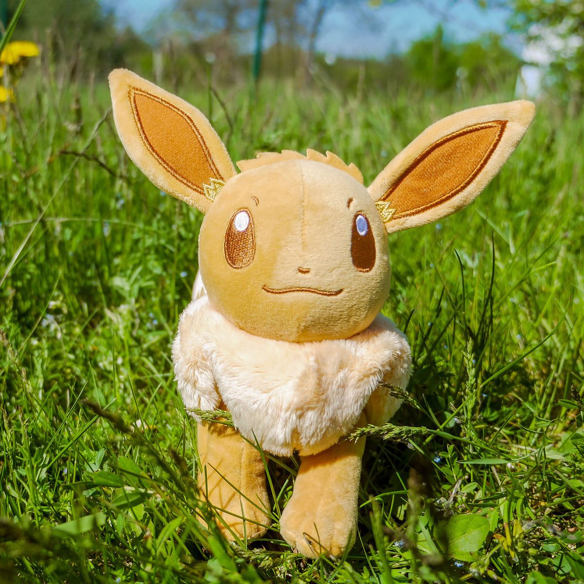 Produktbild Pokemon - Evoli Monochrom Plüsch Figur 22 cm