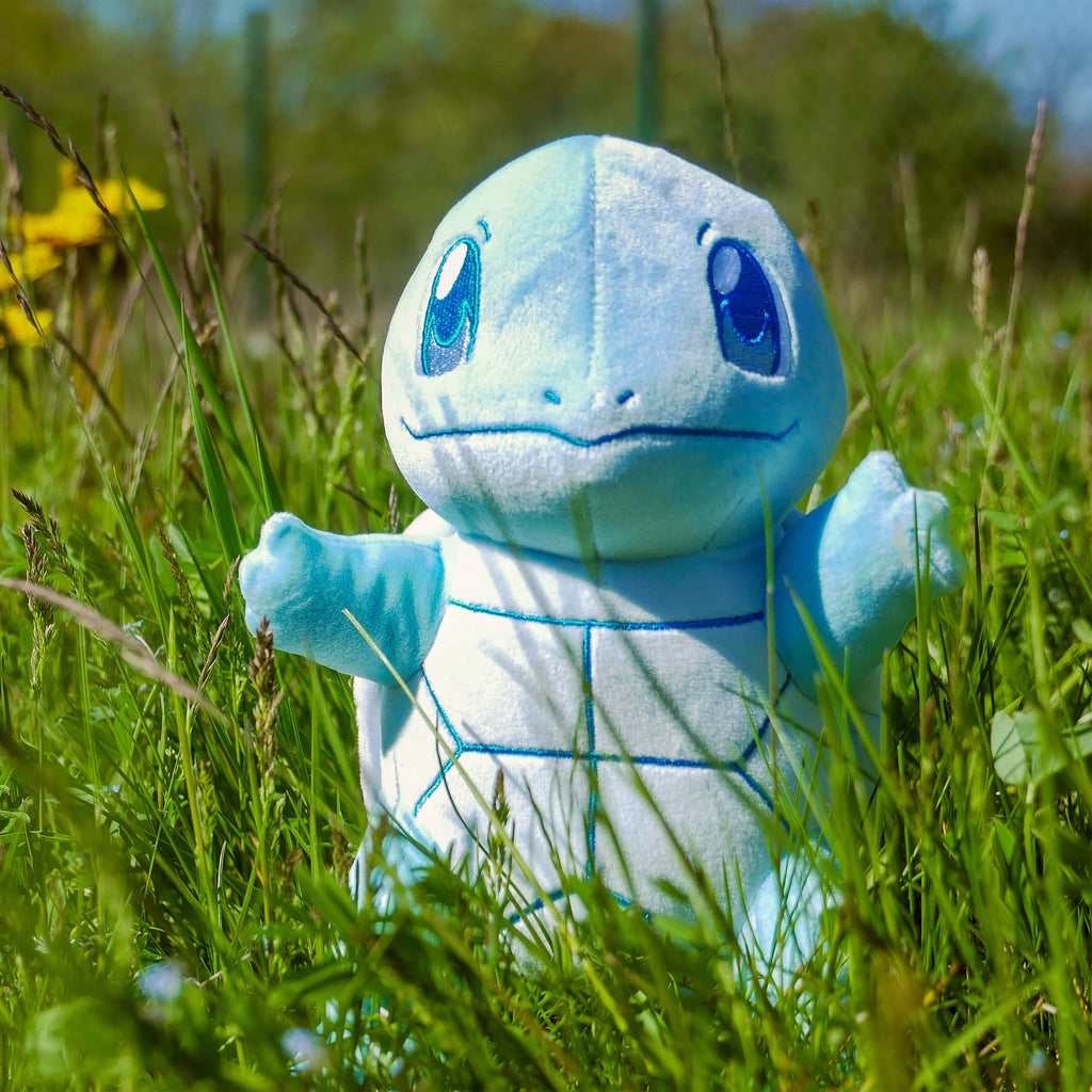 Produktbild Pokemon - Schiggy Monochrom Plüsch Figur 21 cm
