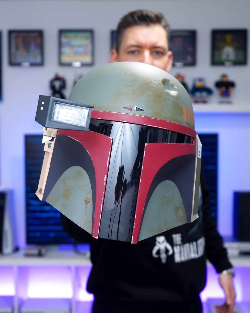Produktbild Boba Fett Premium Helm Replik Re-Armored mit Lichteffekten - Star Wars
