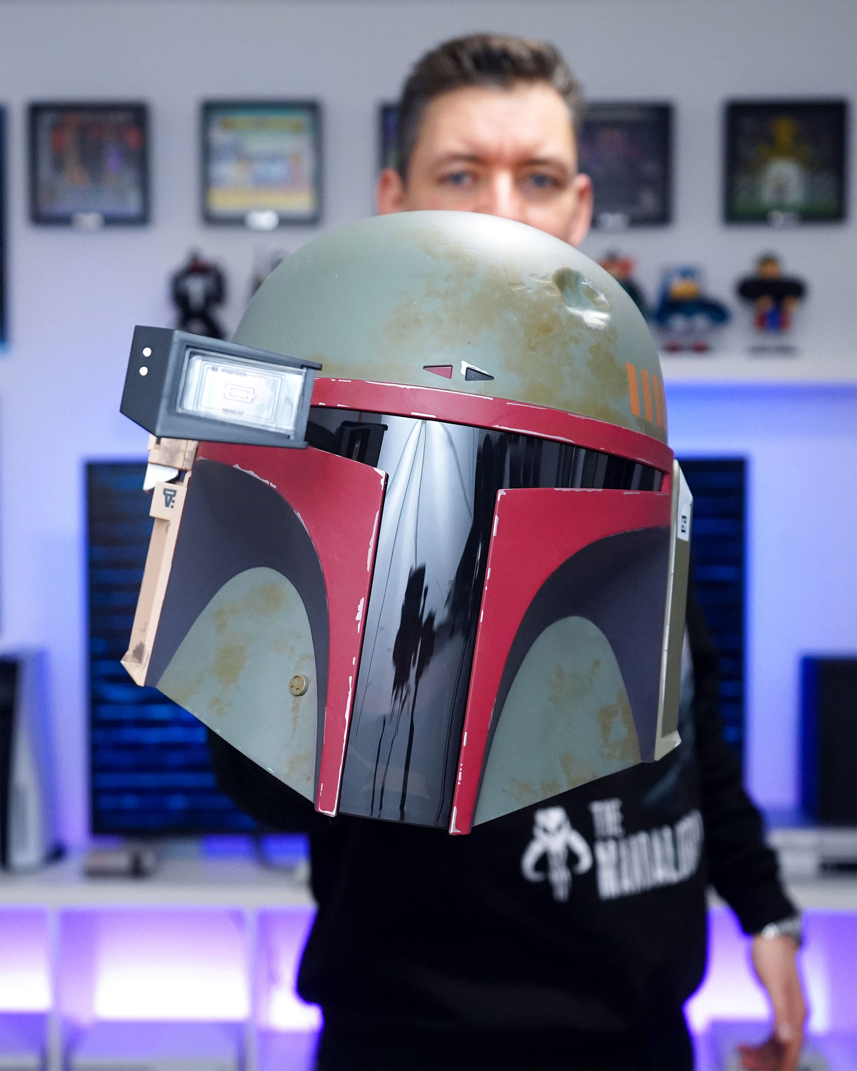 Produktbild Boba Fett Premium Helm Replik Re-Armored mit Lichteffekten - Star Wars