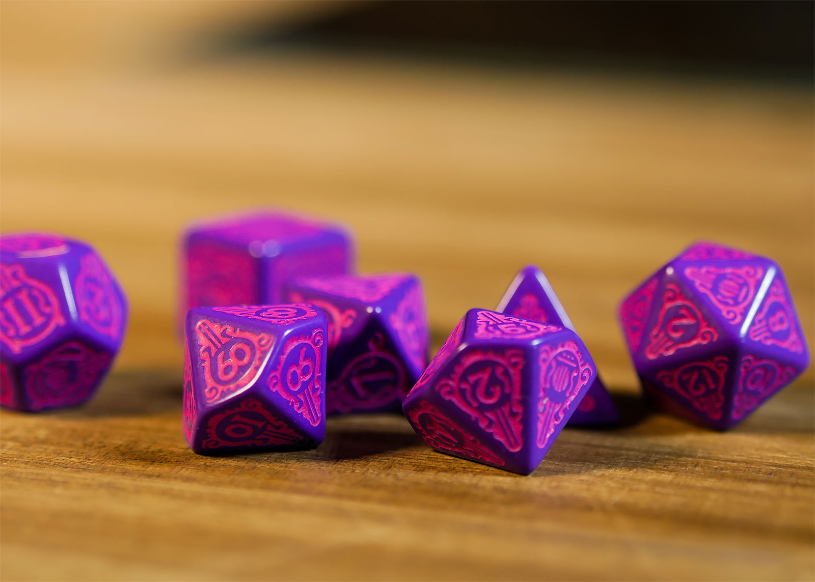 Produktbild Witcher - Dandelion Conqueror of Hearts RPG Würfel Set 7tlg mit Sammlermünze
