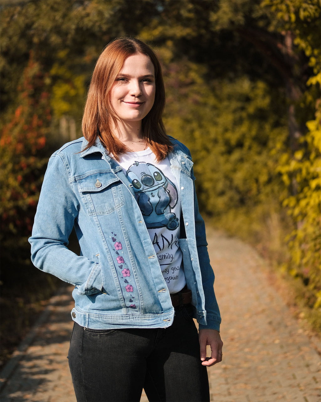 Produktbild Lilo & Stitch - Flowers Jeansjacke Damen blau