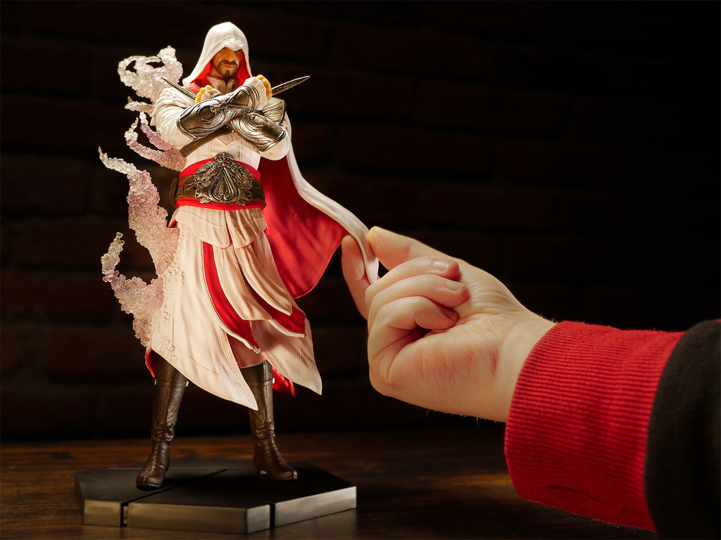 Produktbild Assassin's Creed - Meister-Assassine Ezio Figur 25 cm