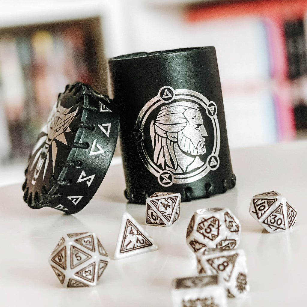 Produktbild Witcher - Geralt RPG Würfelbecher schwarz