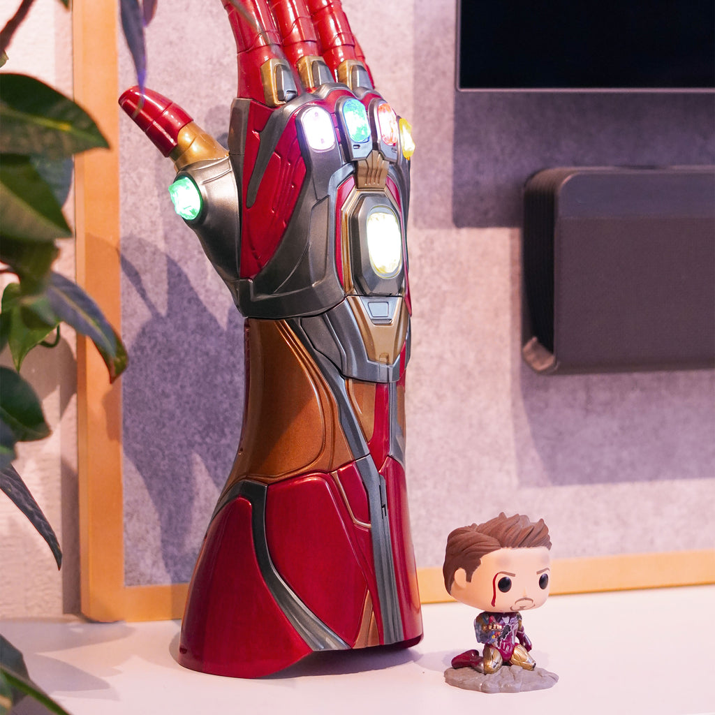 Produktbild Avengers - Iron Man Gauntlet mit Licht und Sound