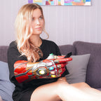 Produktbild Avengers - Iron Man Gauntlet mit Licht und Sound