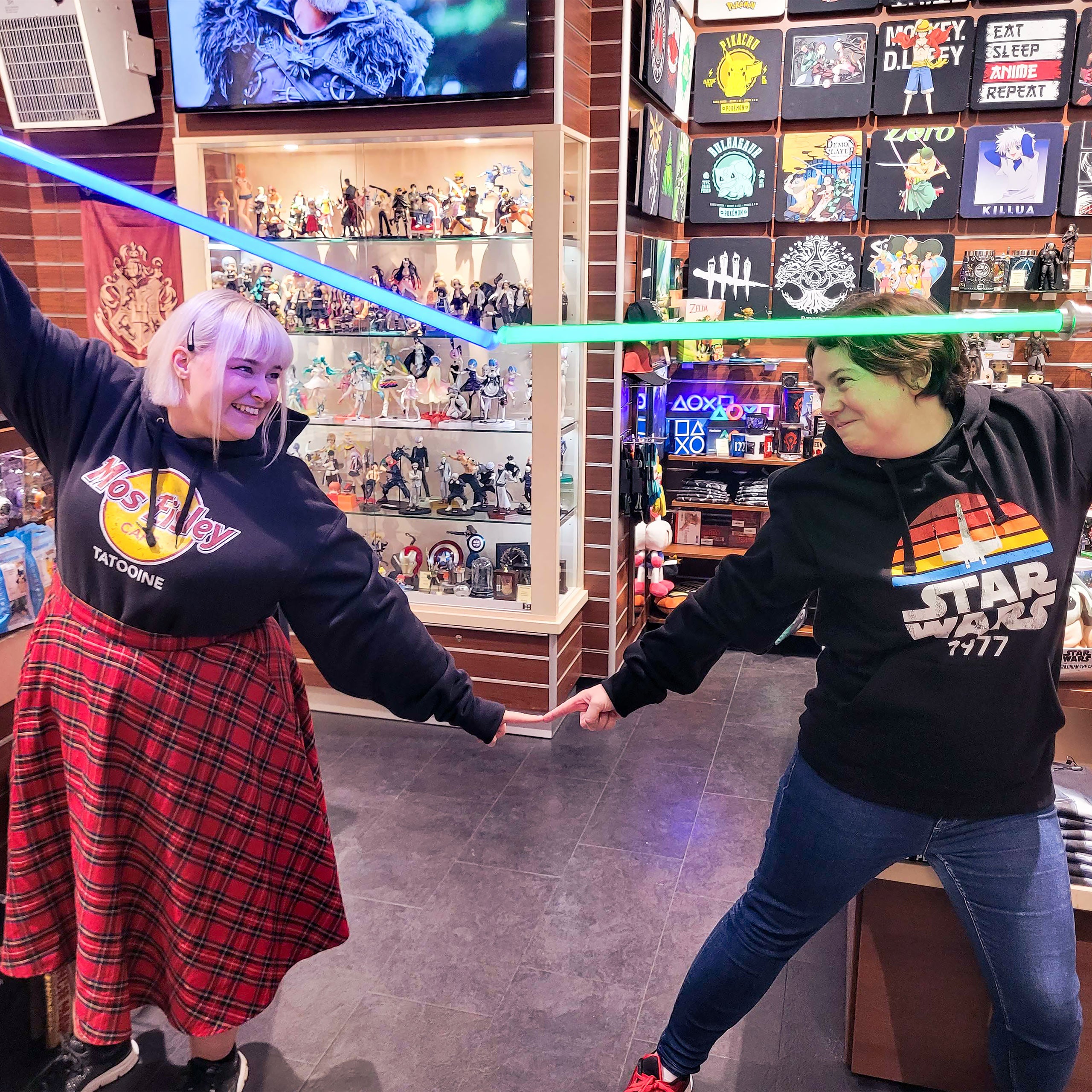 Produktbild Mos Eisley Cafe Hoodie für Star Wars Fans schwarz