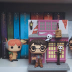 Produktbild Harry Potter und Eeylops Eulenkaufhaus Funko Pop Figur mit Diorama