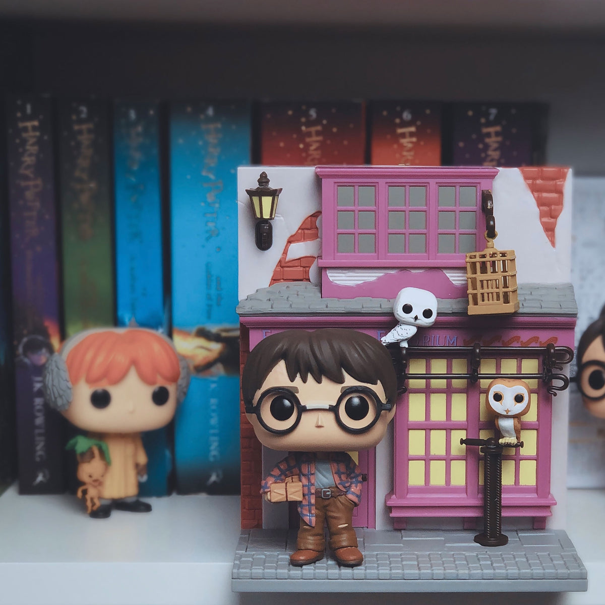 Produktbild Harry Potter und Eeylops Eulenkaufhaus Funko Pop Figur mit Diorama
