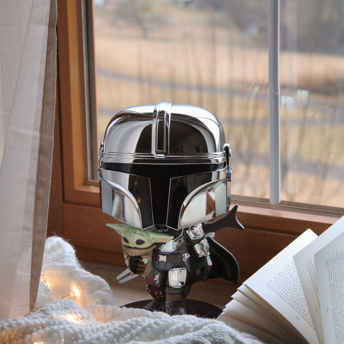 Produktbild Mandalorian Chrome Funko Pop Wackelkopf-Figur 26 cm - Star Wars