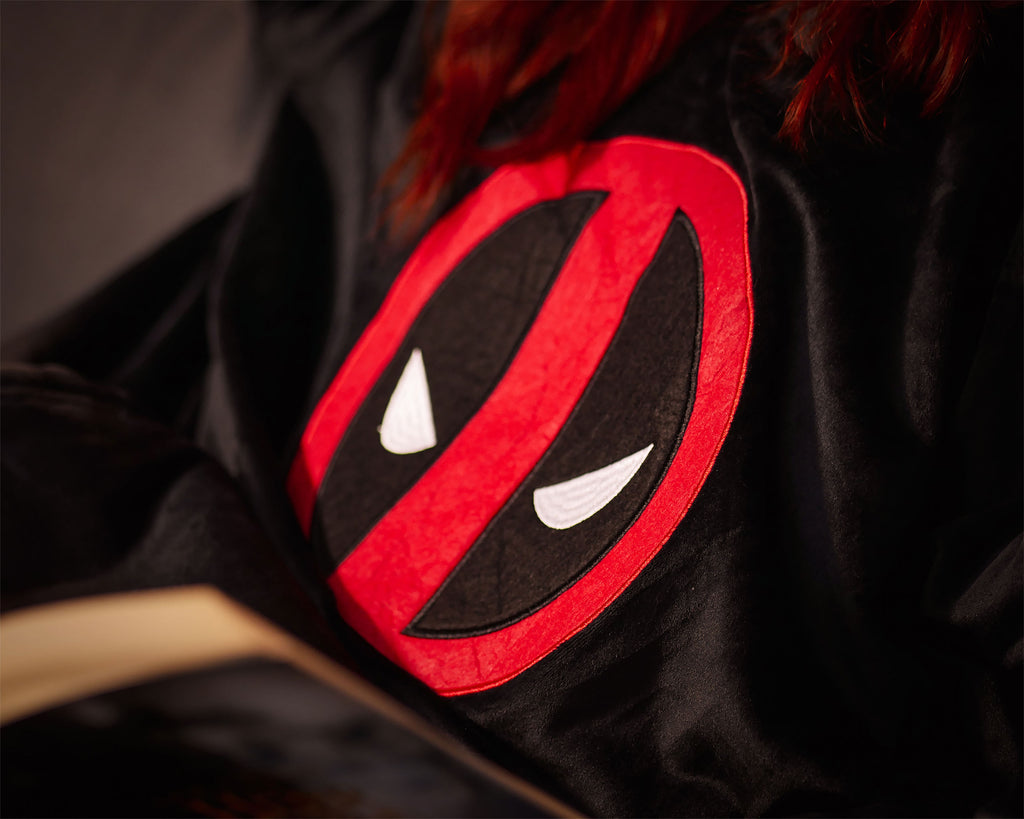 Produktbild Deadpool - Logo Oversize Kuschelpullover schwarz