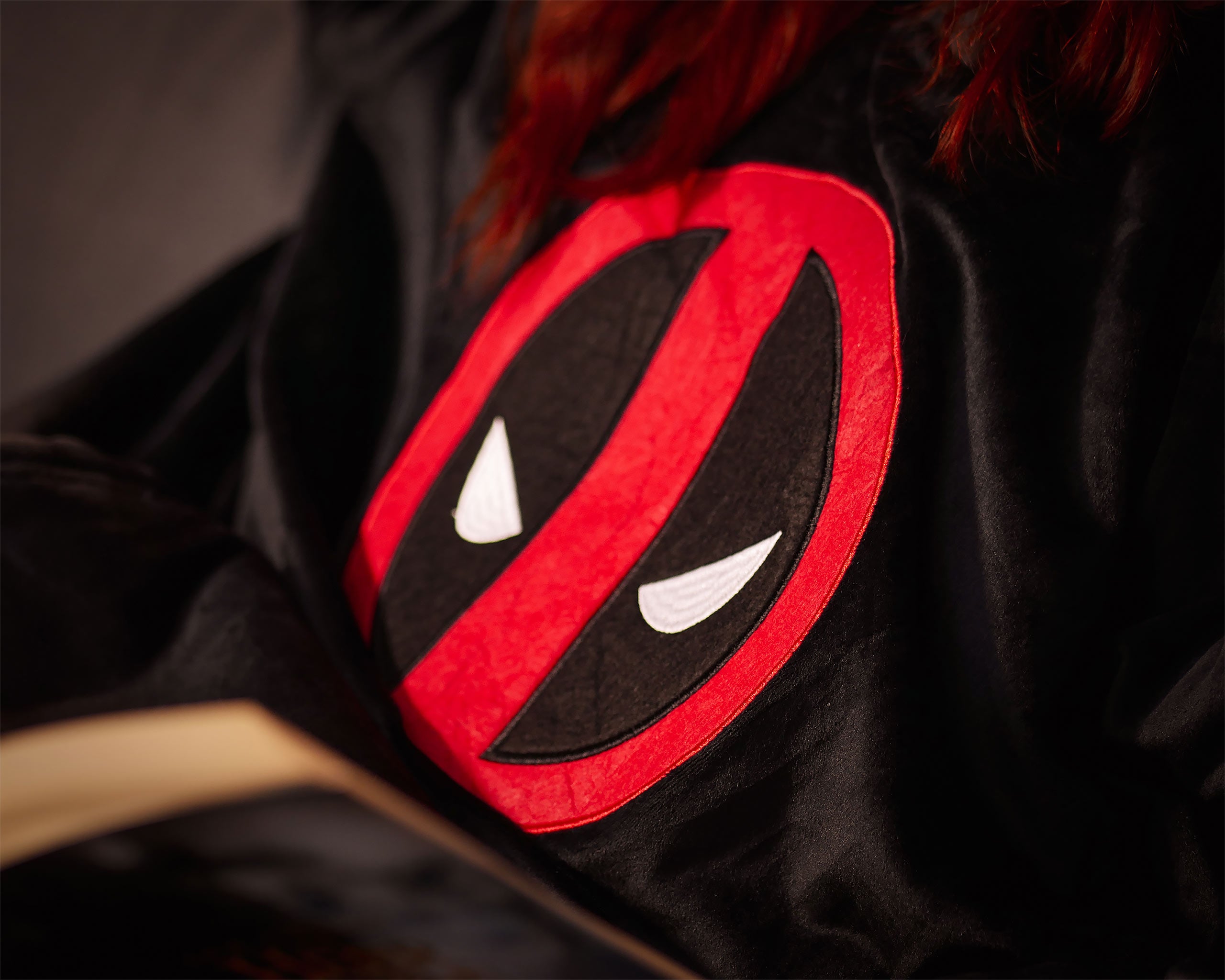 Produktbild Deadpool - Logo Oversize Kuschelpullover schwarz