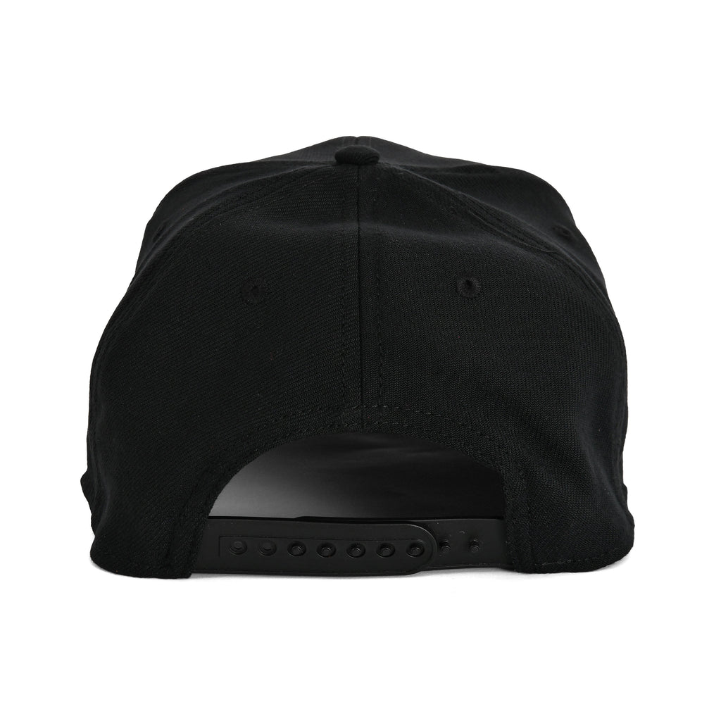 Produktbild Witcher - Wolf Medaillon Basecap schwarz