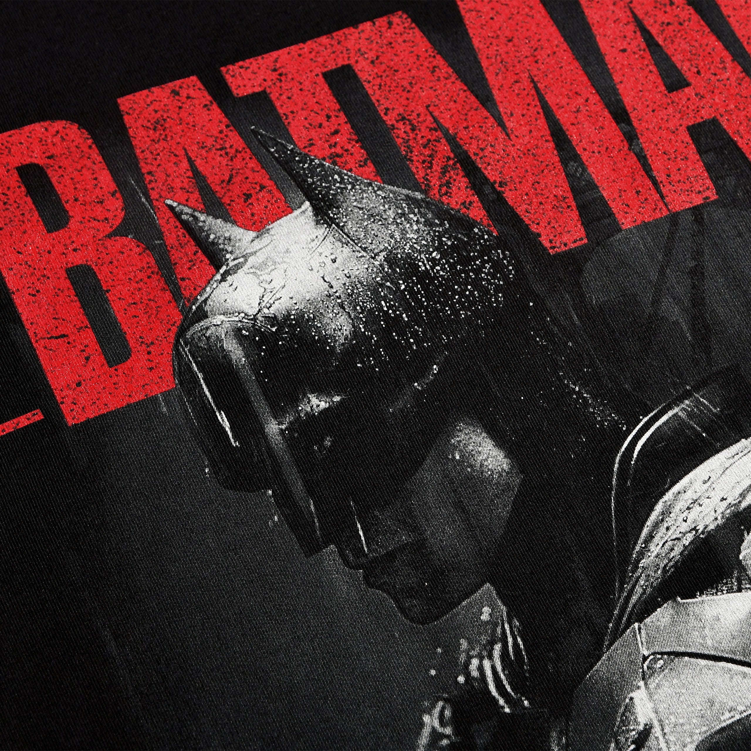 Produktbild The Batman - Standing In The Rain T-Shirt schwarz
