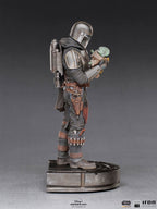 Produktbild Mando mit Grogu BDS Art Scale Deluxe Statue - Star Wars The Mandalorian