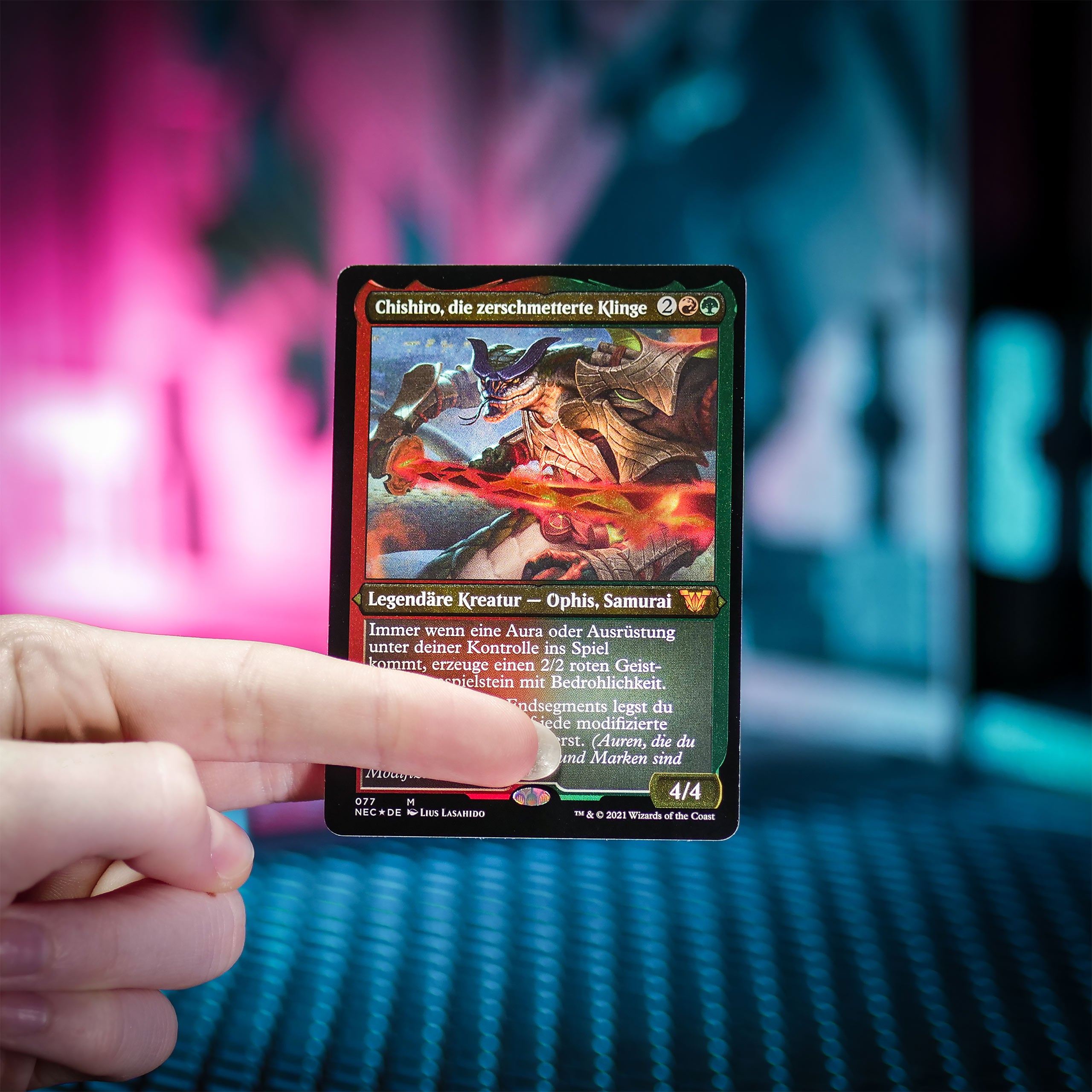Produktbild Magic The Gathering - Kamigawa Neon-Dynastie Commander Deck Überwältigende Upgrades