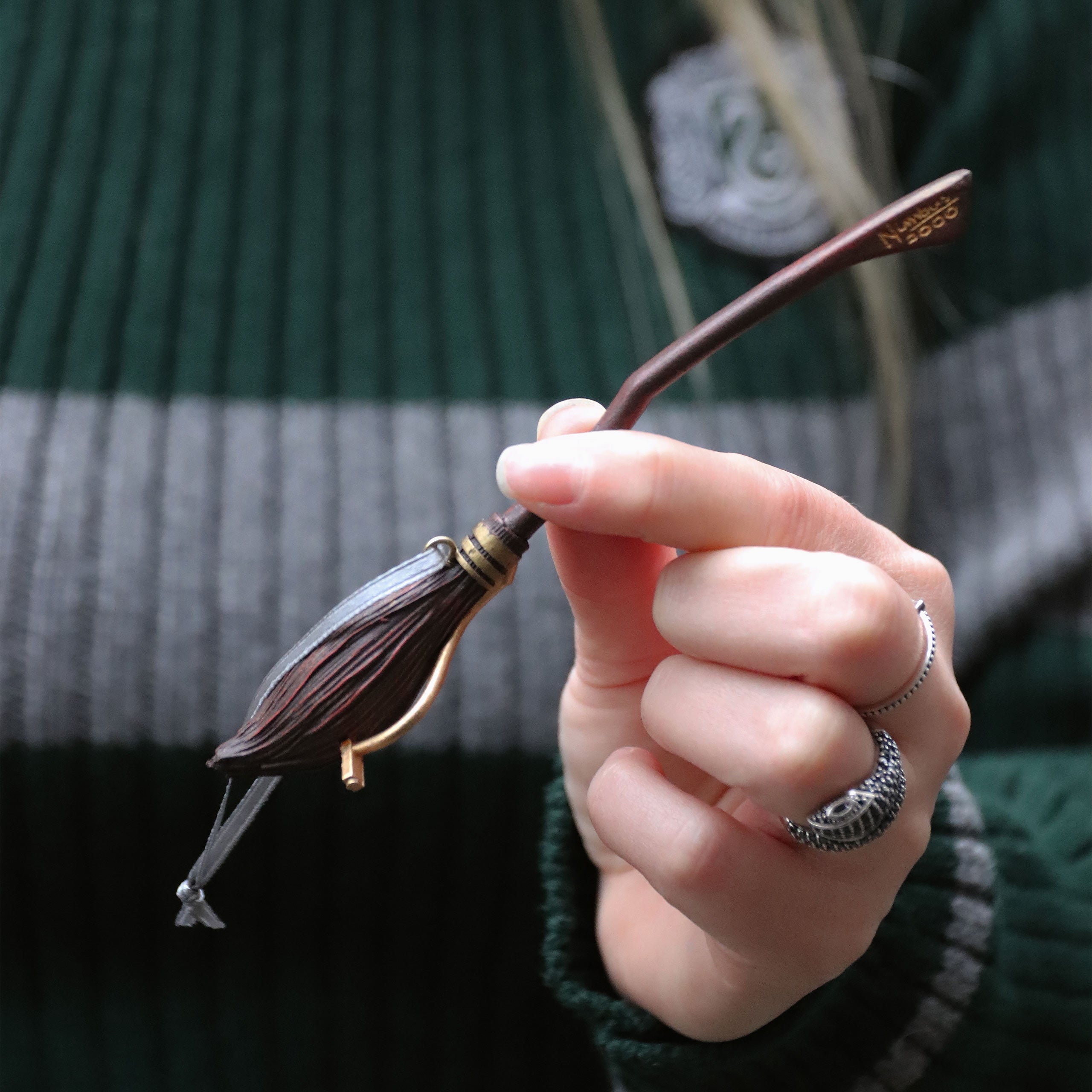 Produktbild Harry Potter - Nimbus 2000 Weihnachtsbaum-Schmuck