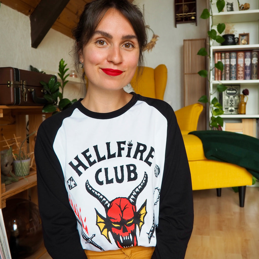 Produktbild Stranger Things - Hellfire Club Wappen Longsleeve